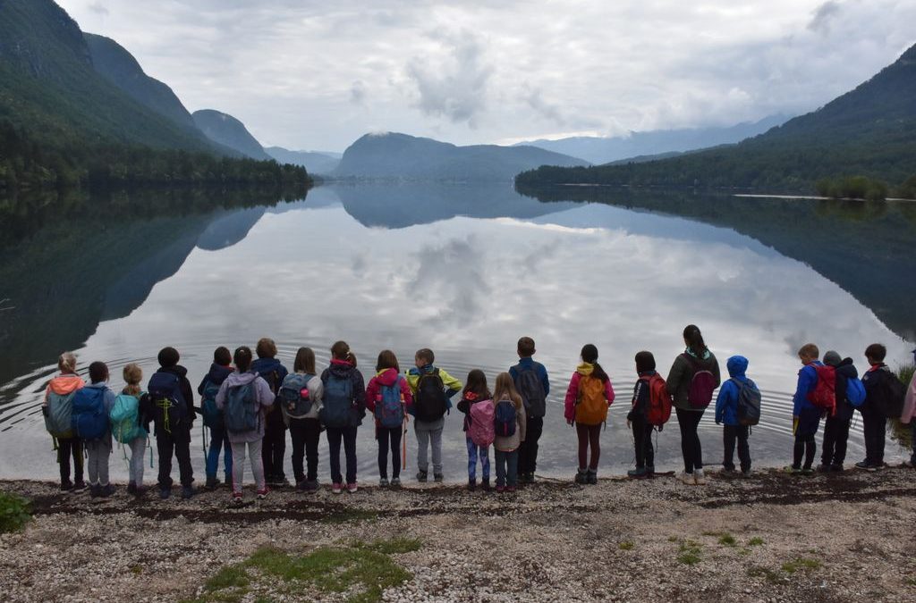 Planinski pohod okoli Bohinjskega jezera in skok v vodo